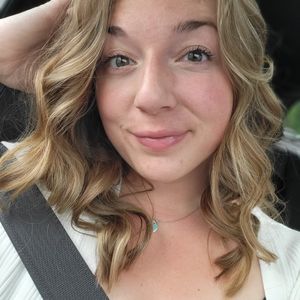 Meet your Posher, Briana